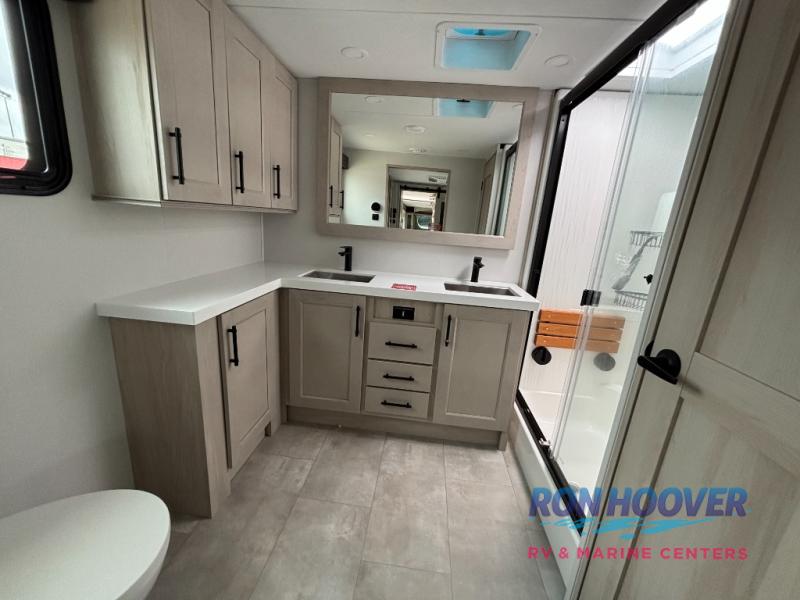 2025 GRAND DESIGN 380FL - Image 11