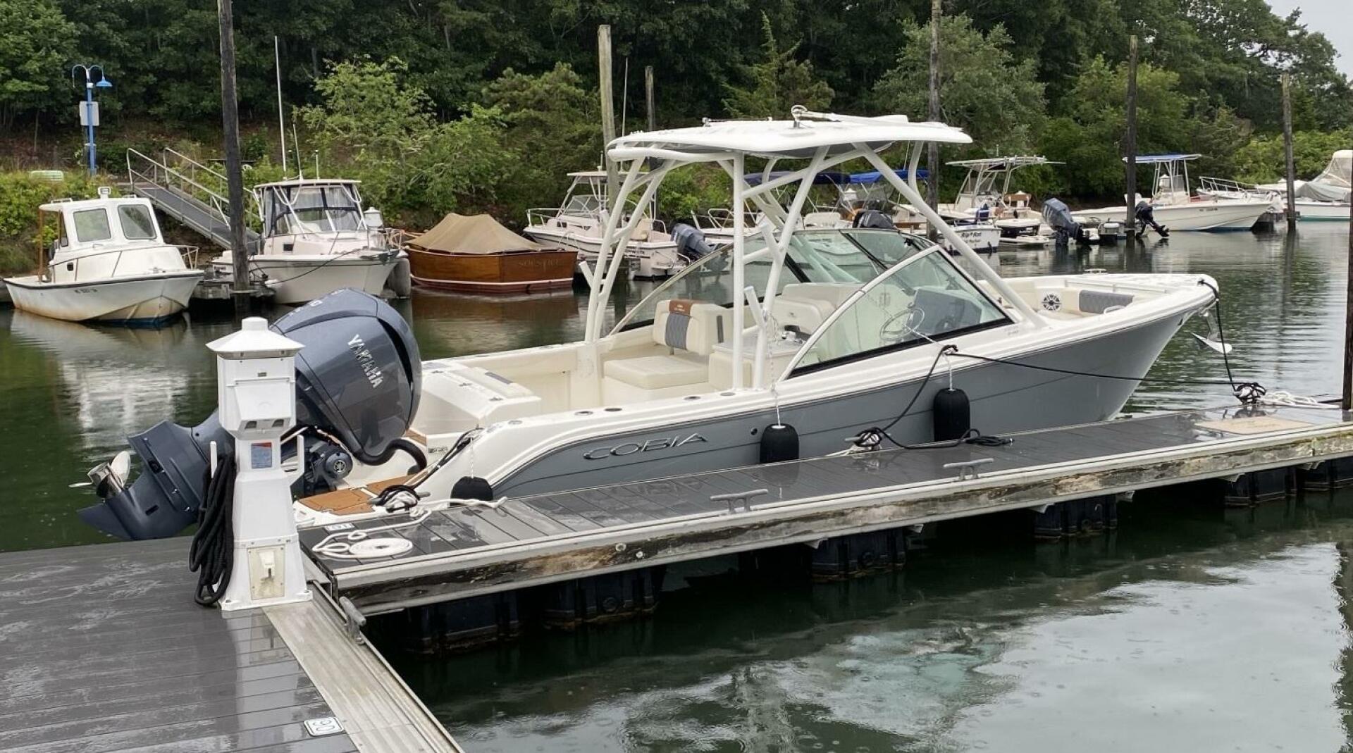 2022 Cobia 240DC - Image 4