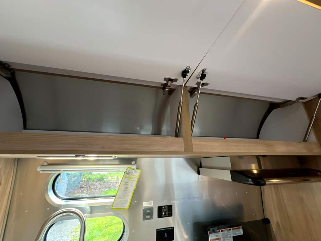 2027 AIRSTREAM FLYING CLOUD 23FBT - Image 13