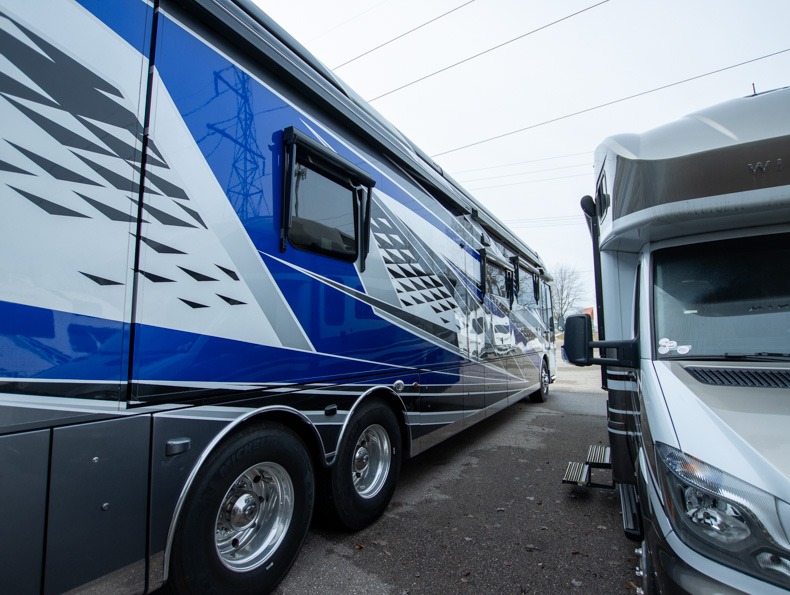 2022 Entegra Coach Anthem 44Z - Image 2