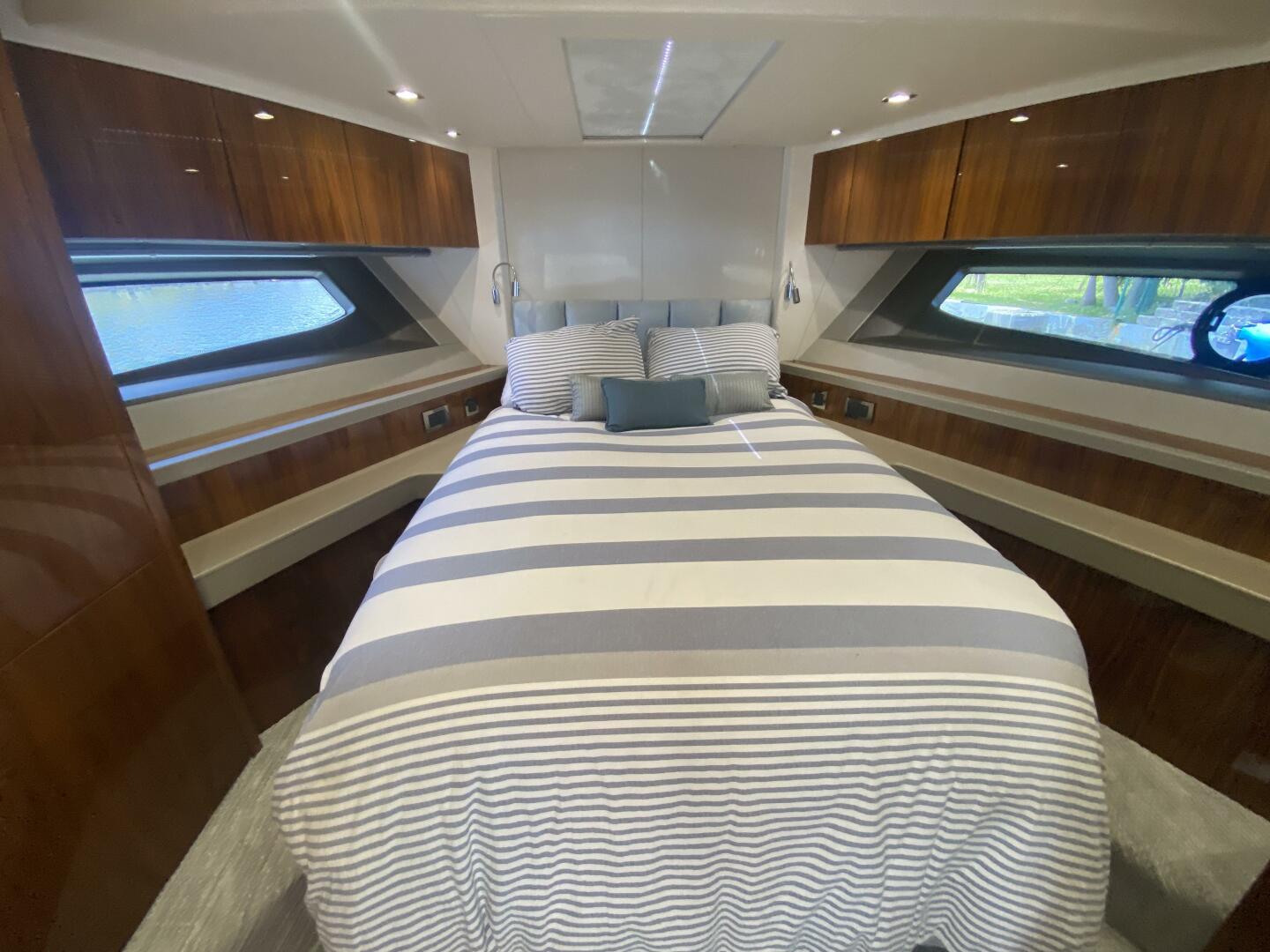 2017 Sunseeker 52 Manhattan - Image 23