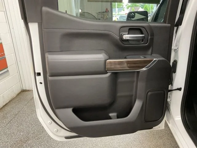 2021 Chevrolet Silverado 1500 Crew Cab RST 4WD - Image 20