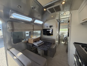 2026 AIRSTREAM CLASSIC 28RBT - Image 10