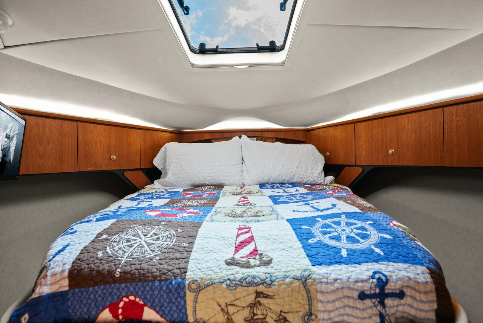 2007 Tiara Yachts 4300 Sovran - Image 3