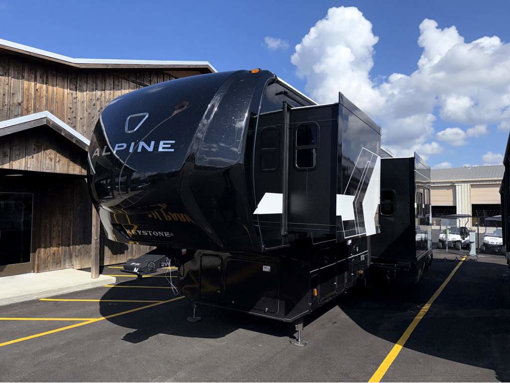 2026 Keystone AVALANCHE 366LS - Image 2