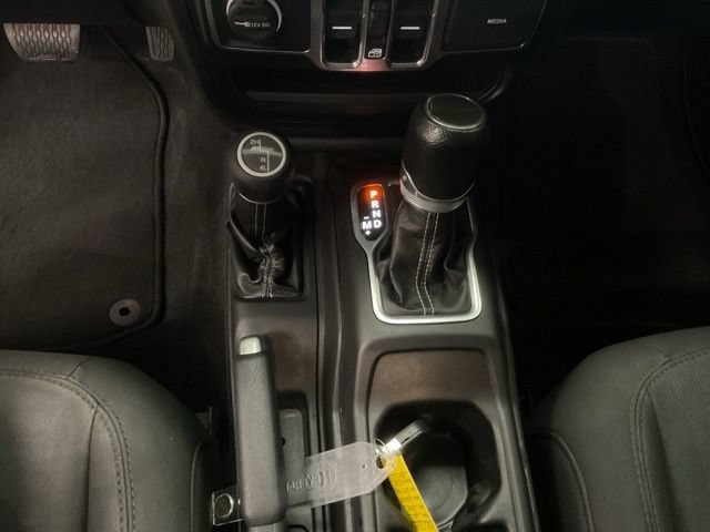 2020 Jeep Gladiator Crew Cab Rubicon 4WD - Image 26