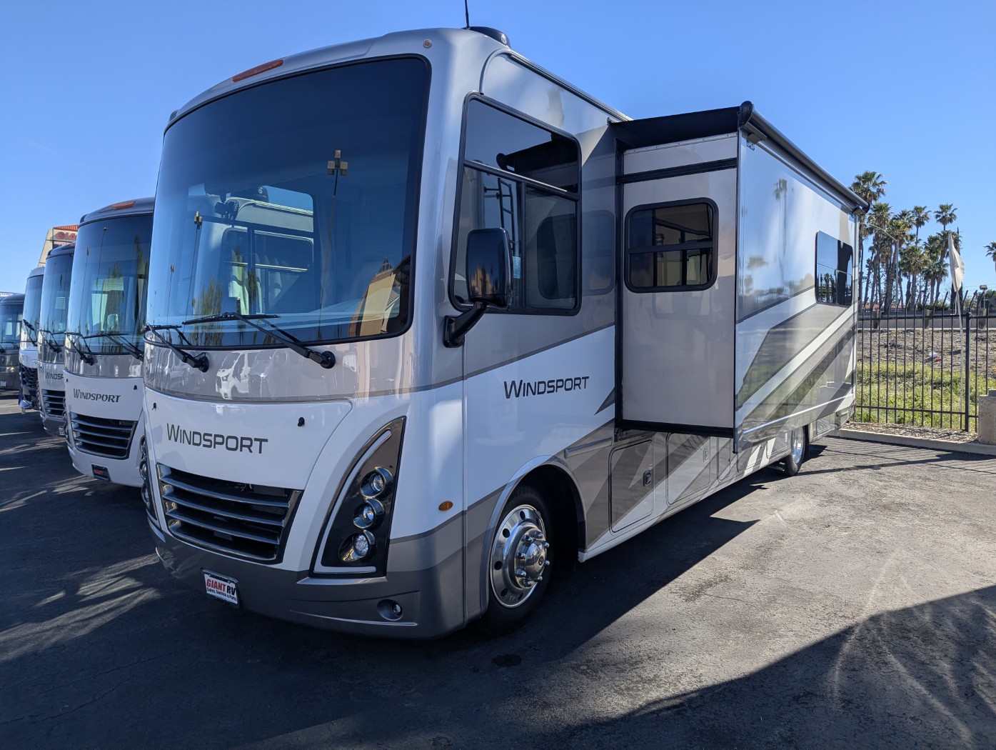 2026 Thor Motor Coach Windsport 35R - Image 3
