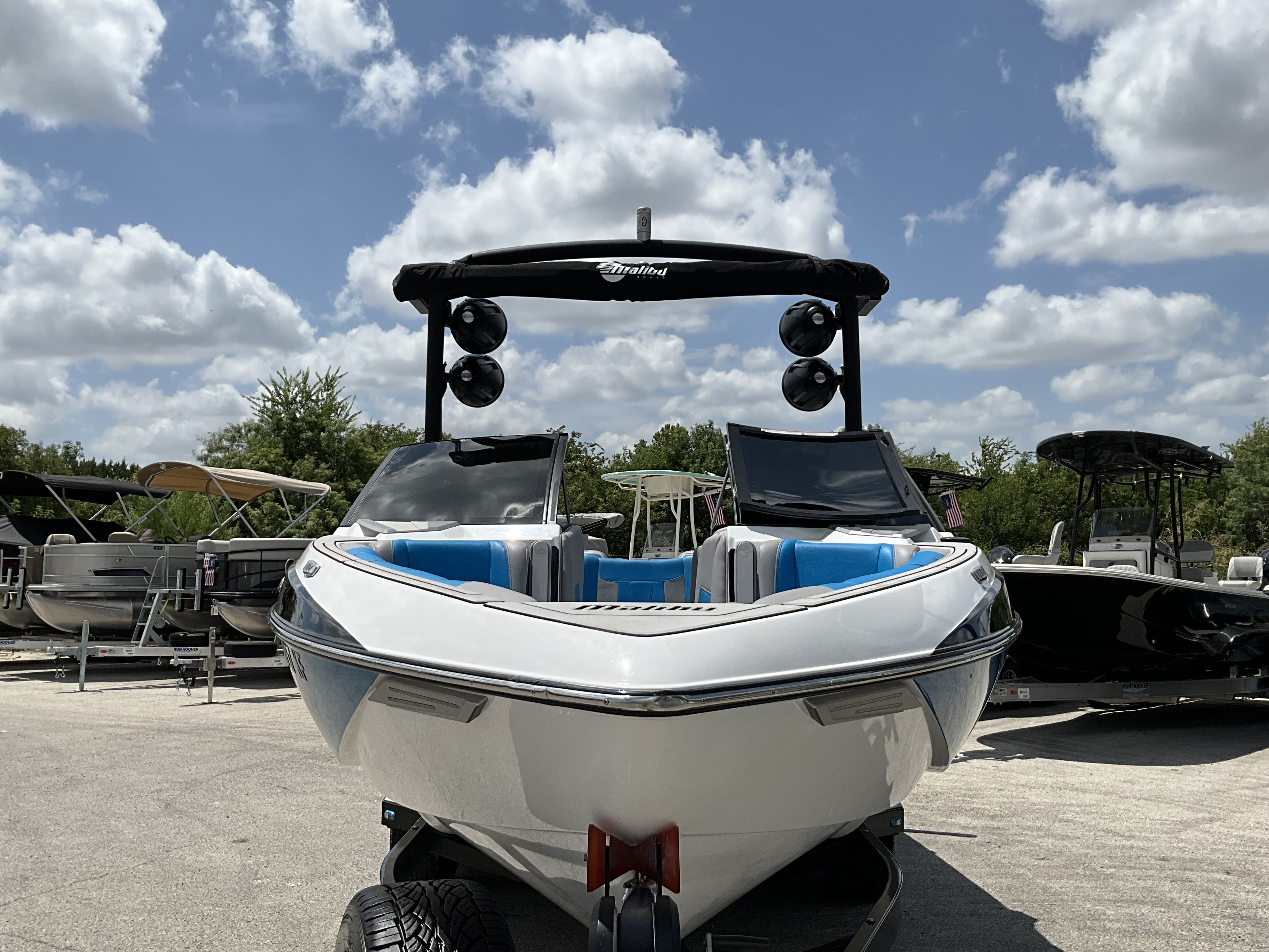 2022 MALIBU 23LSV - Image 2