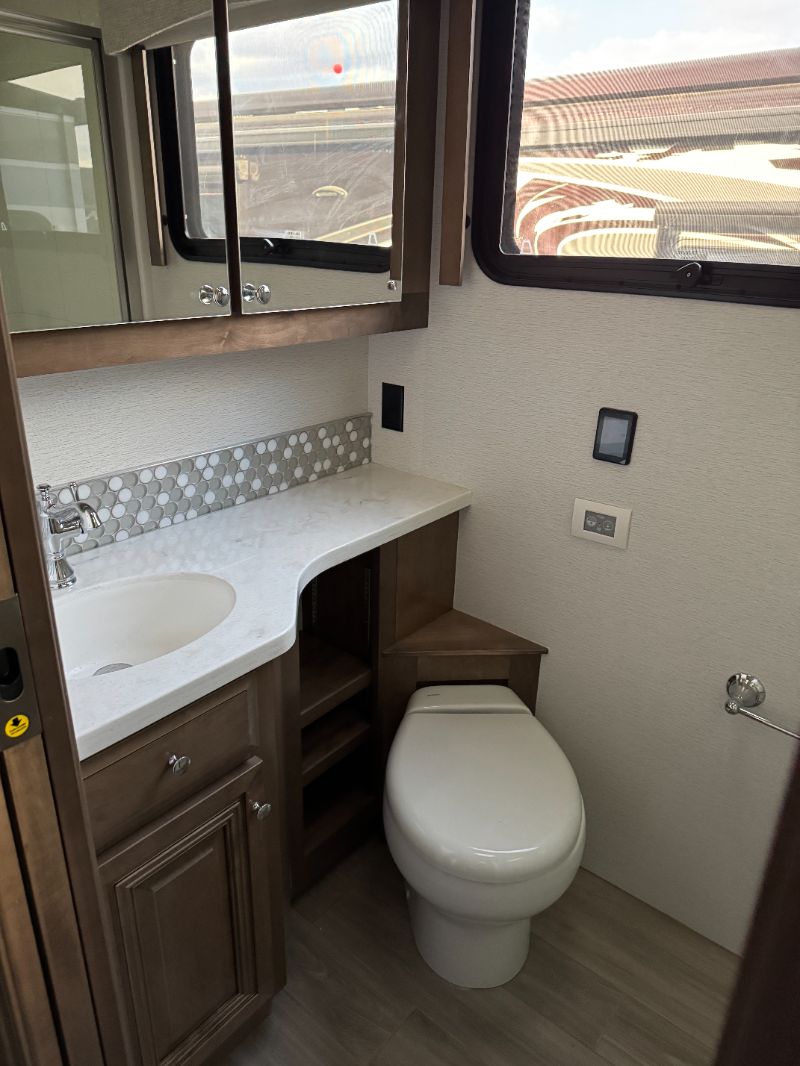 2025 Entegra Coach Anthem 37K - Image 14