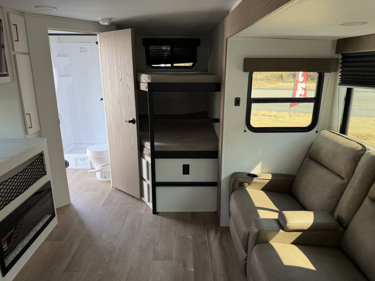 2027 Grand Design Transcend XPLOR 27DBX - Image 9