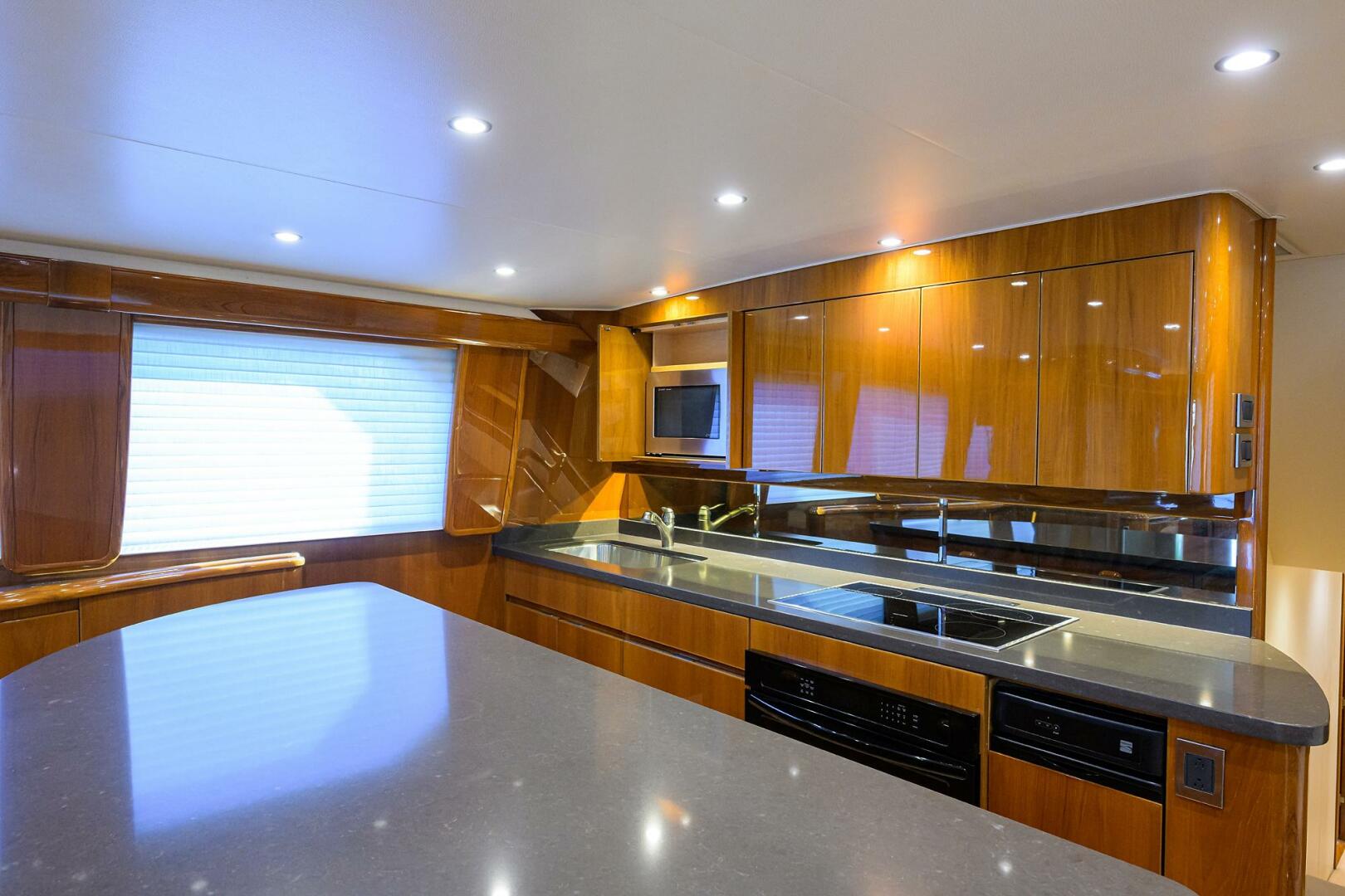 2014 Viking 76 Enclosed Bridge - Image 16