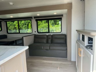2027 Jayco Jay Flight SLX 261BHS - Image 9