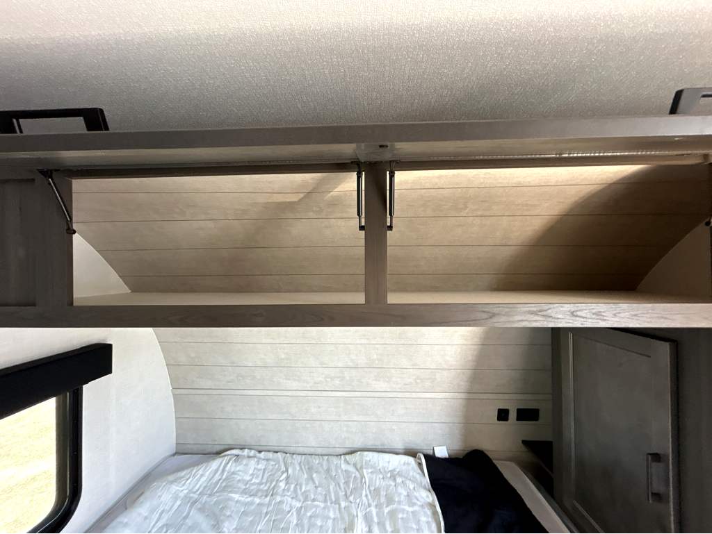 2026 VENTURE RV SPORTTREK STINGER 222VUD - Image 16