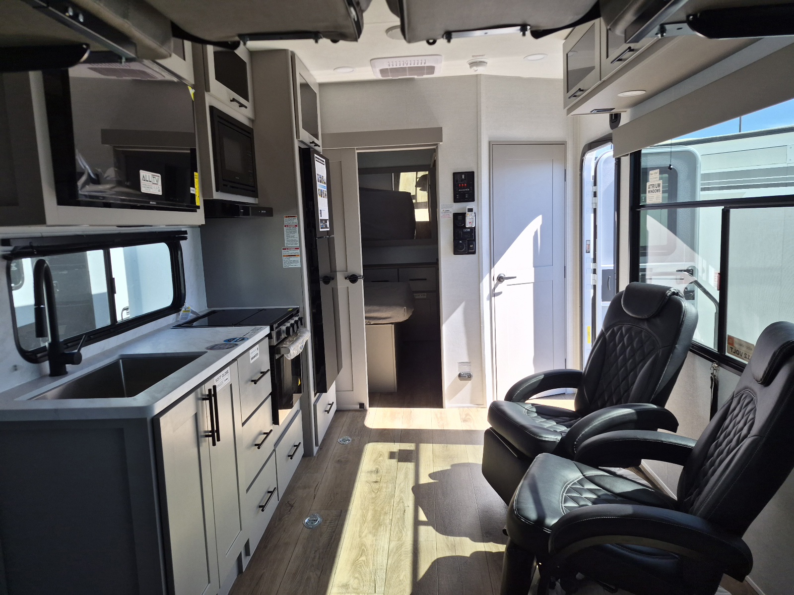 2027 Alliance RV Valor 23T15 - Image 7