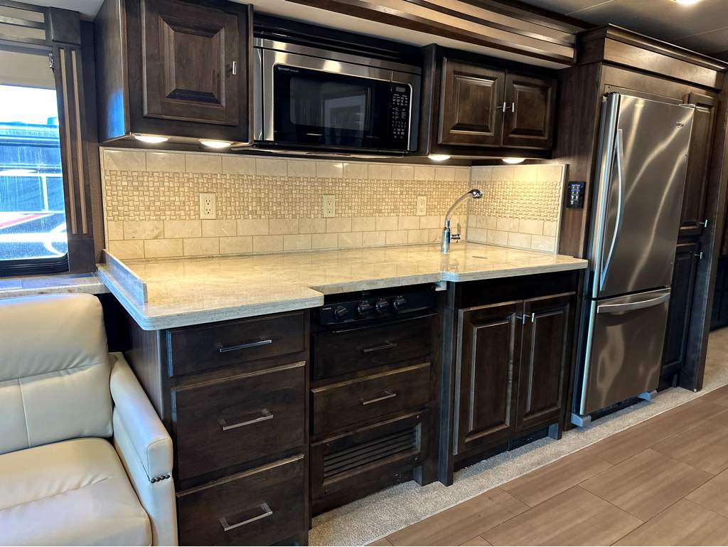 2018 TIFFIN ALLEGRO RED 37BA - Image 13