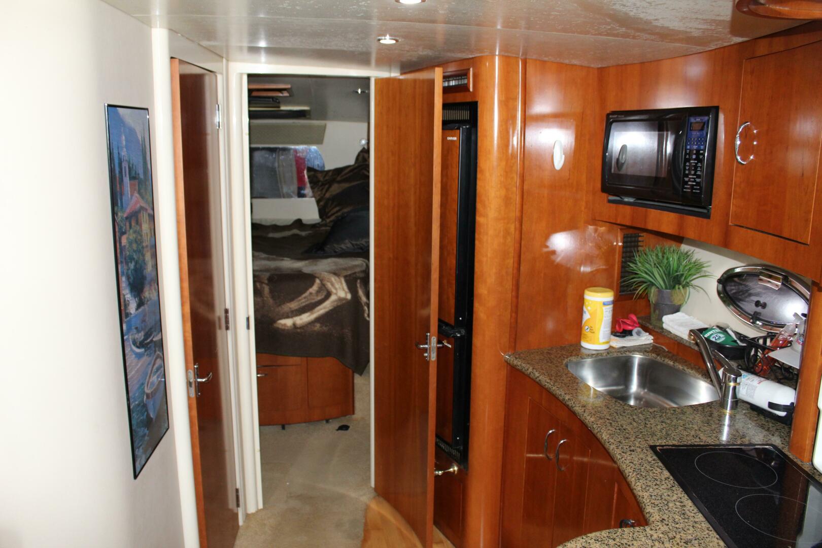 2004 Carver 360 Mariner - Image 12