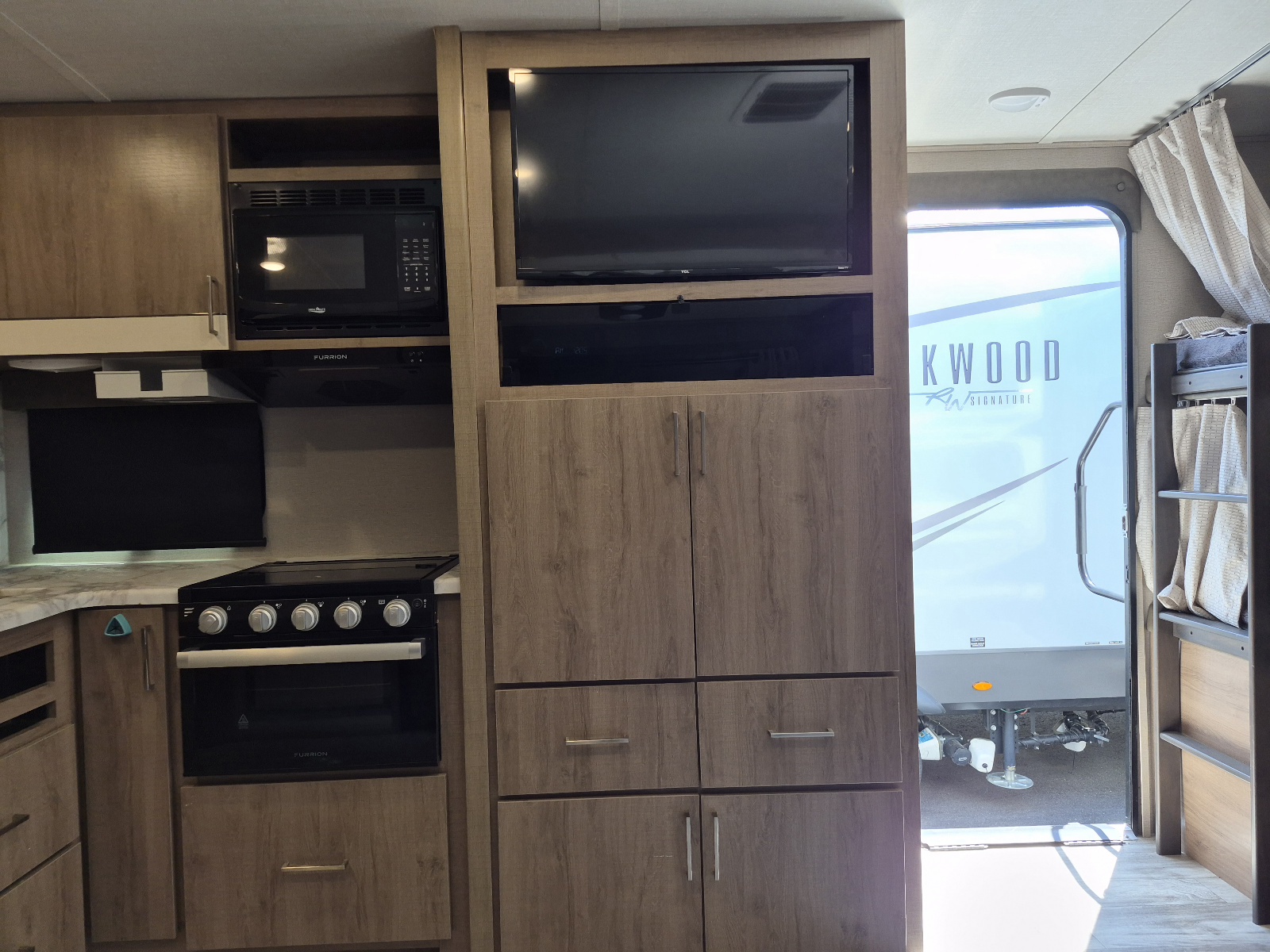 2022 Grand Design Imagine 2400BH - Image 9