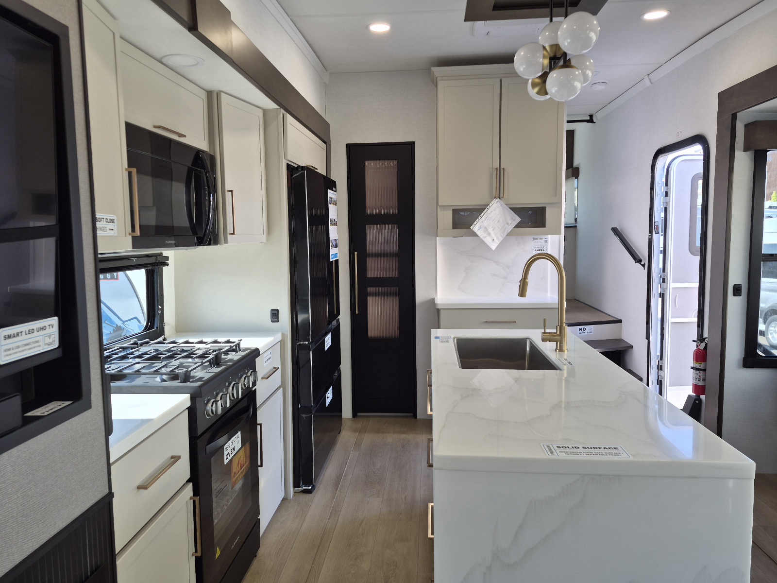 2027 Alliance RV PARADIGM 310RL - Image 6