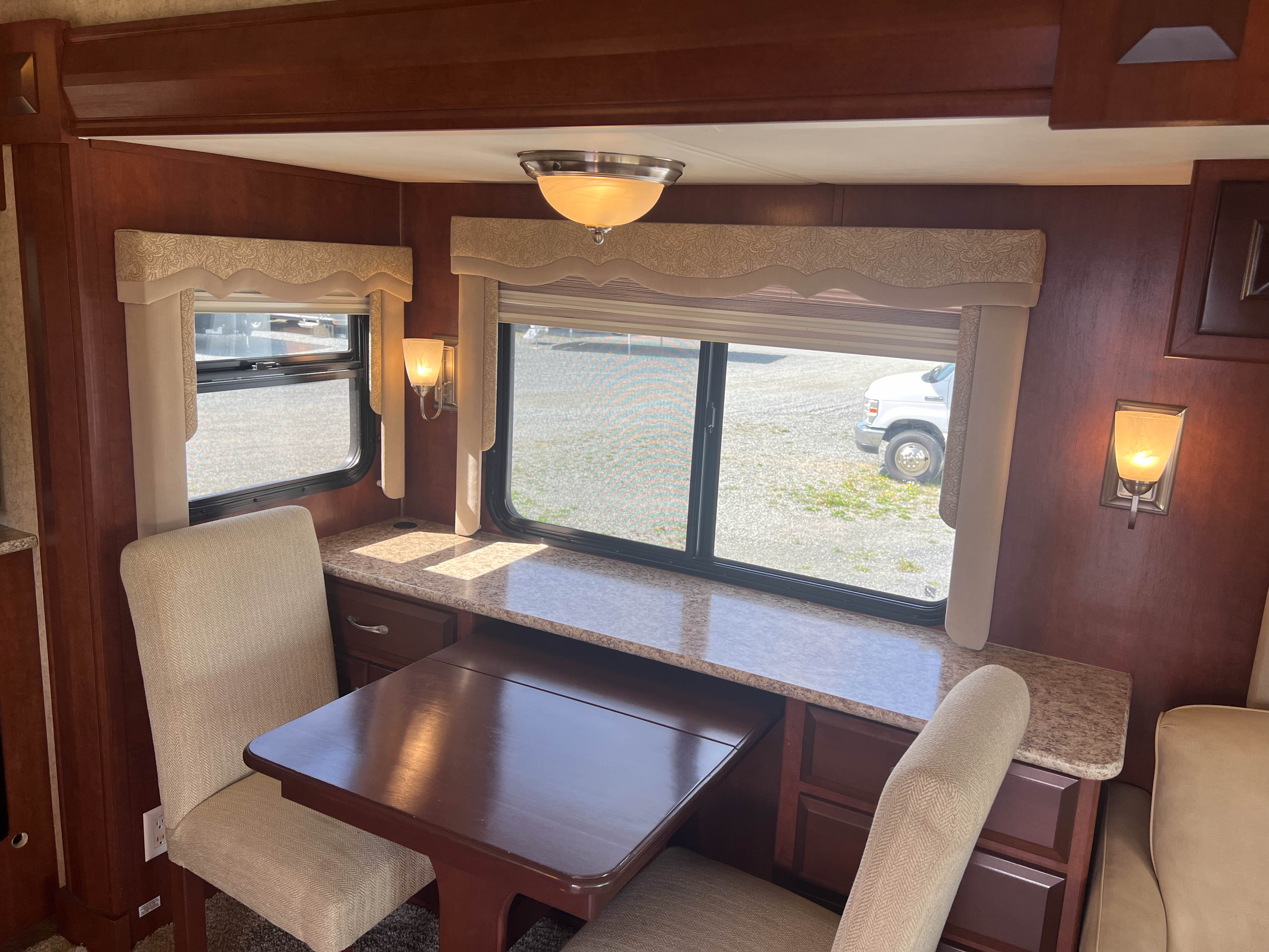 2011 NEWMAR BAYSTAR 3302 - Image 19