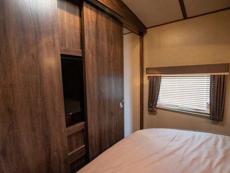 2016 Dutchmen RV Aerolite 242BHSL - Image 25