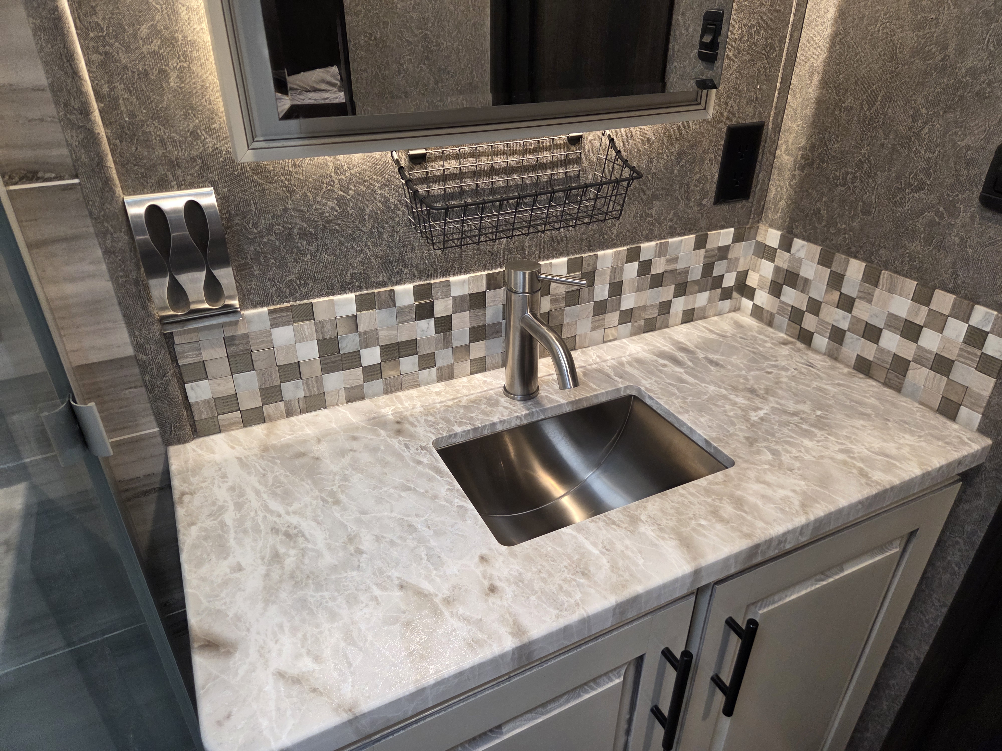 2021 Jayco Seismic 4113 - Image 27