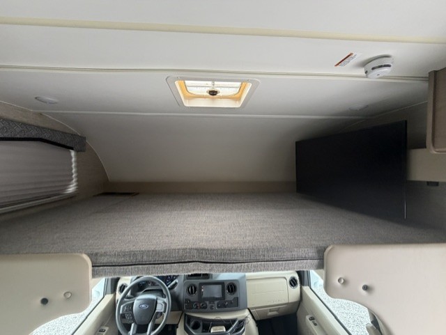 2022 Thor Motor Coach MAGNITUDE GA22 - Image 9