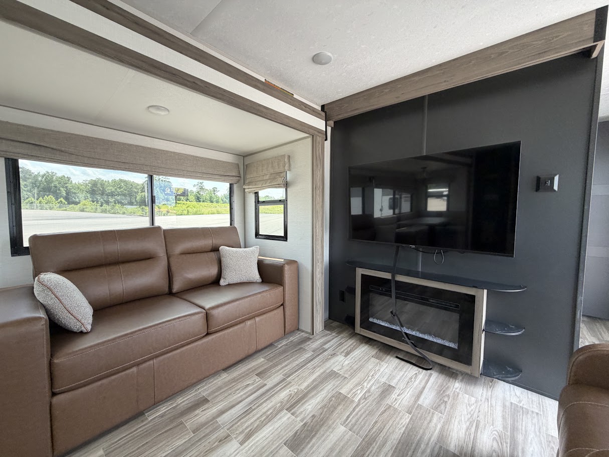 2025 FOREST RIVER VIBE 2600RK - Image 20