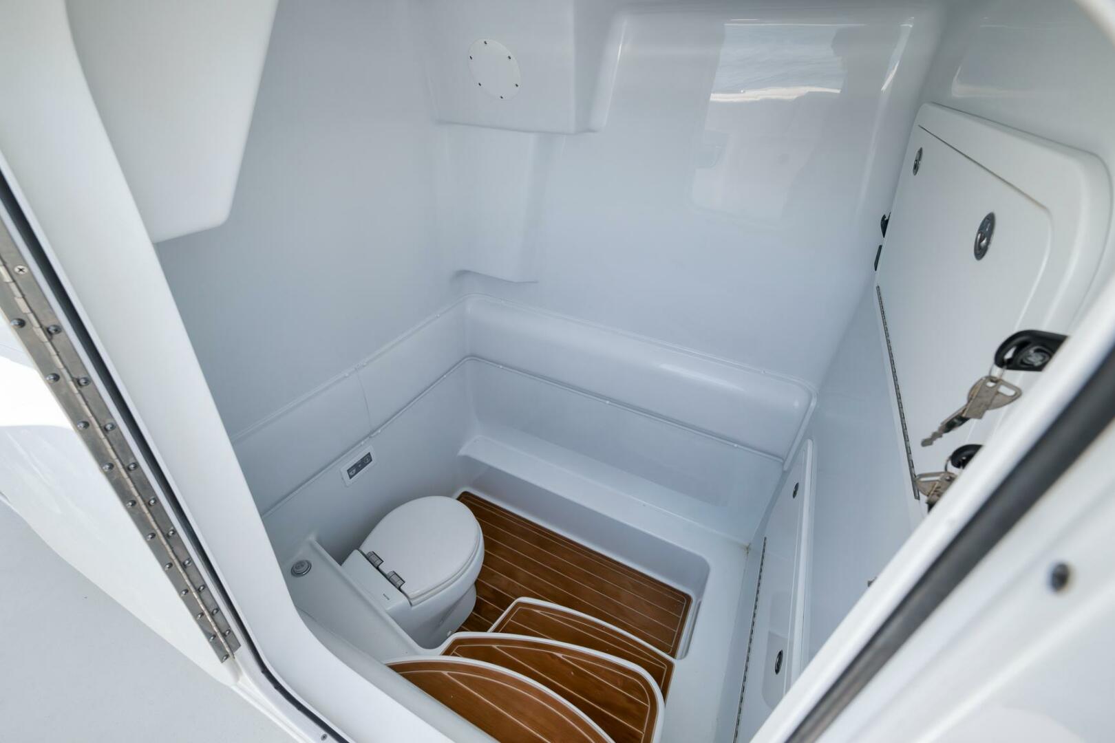 2023 Yellowfin 39' Offshore - Image 13