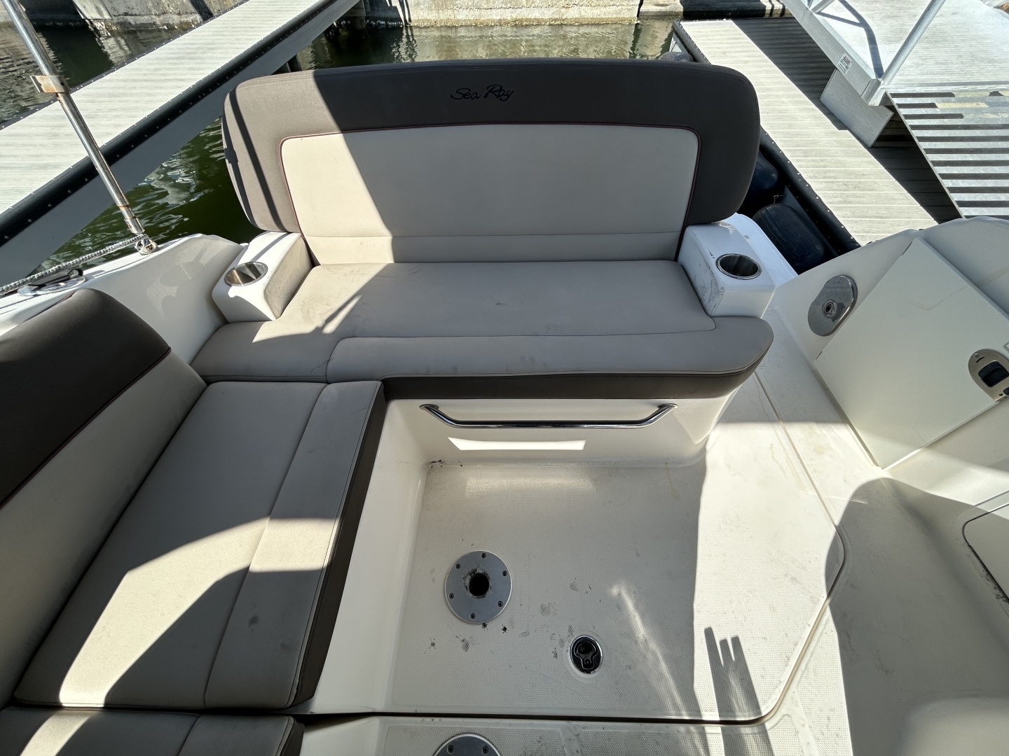 2014 Sea Ray - Image 41