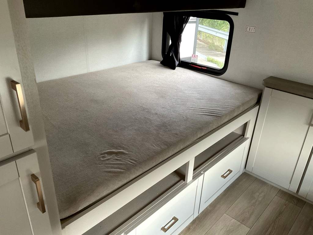 2027 JAYCO Jay Flight 333BTS - Image 21