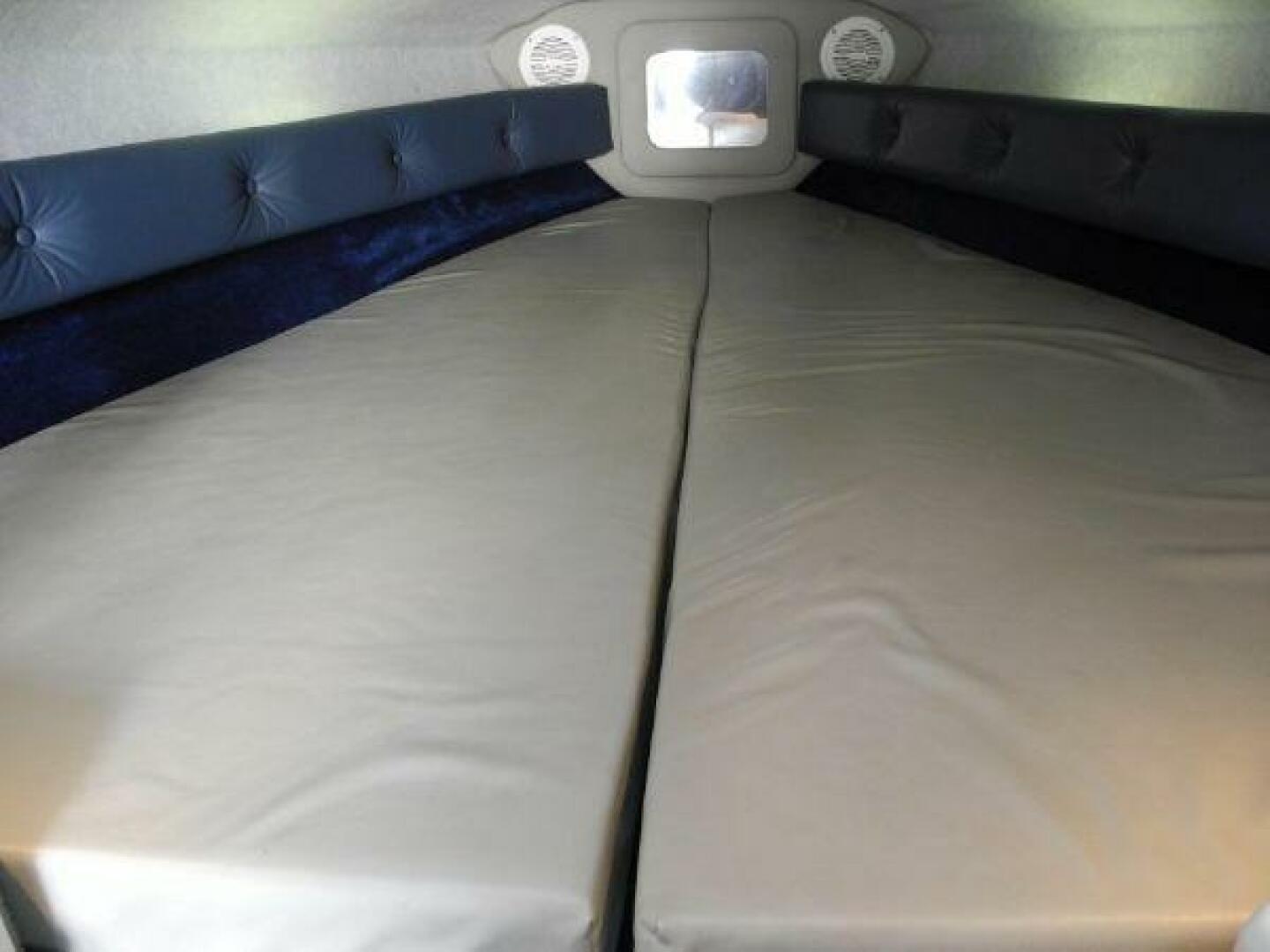 2002 Advantage - Image 17