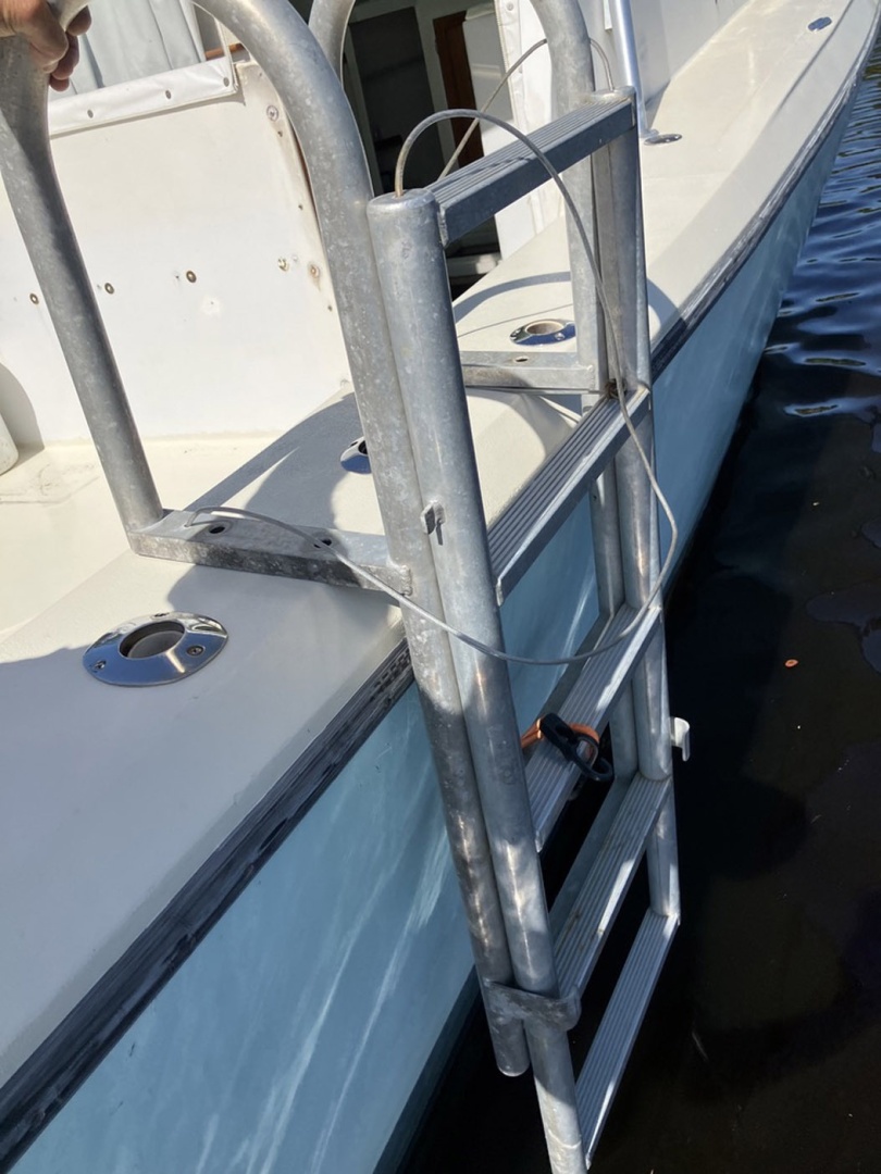 2005 Custom Michael Fitz 34' Pilothouse - Image 22