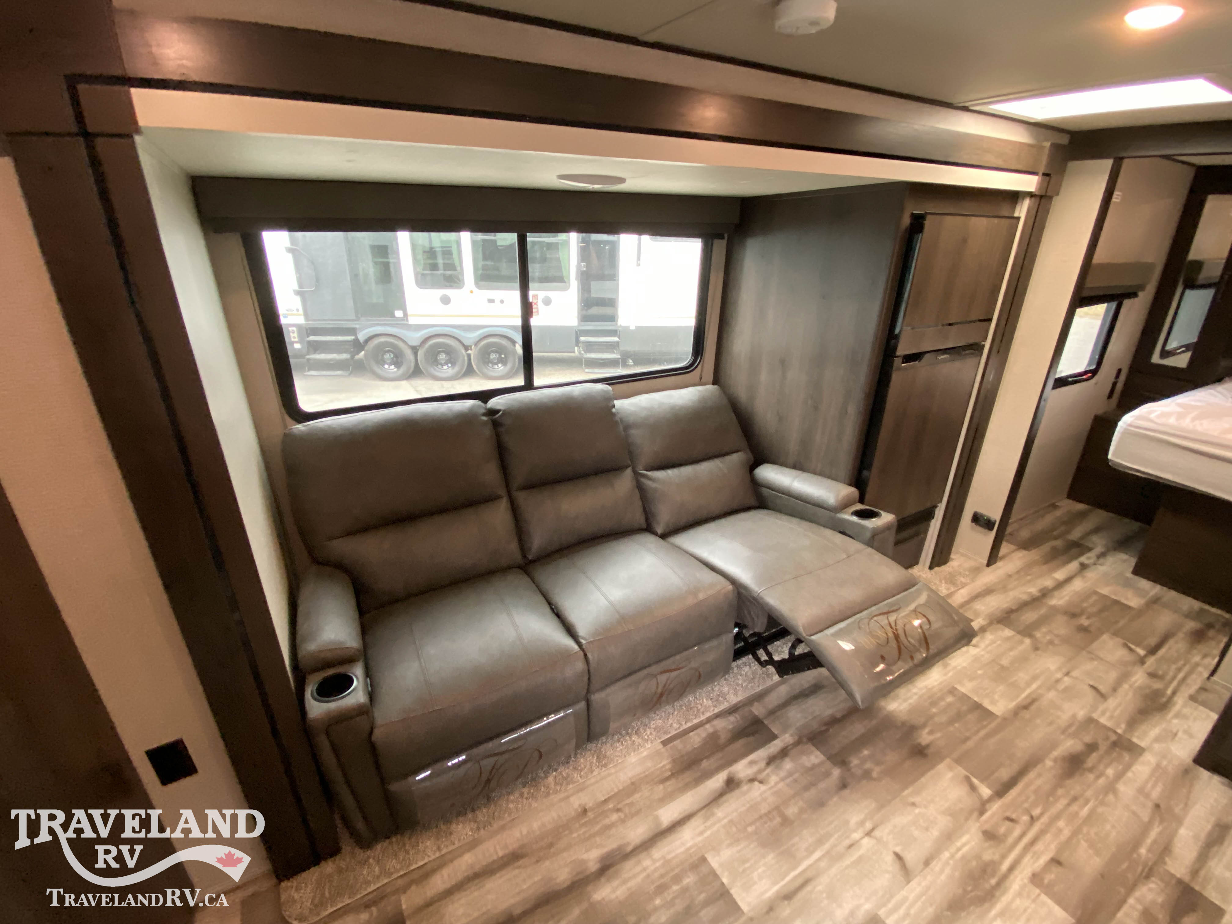 2023 Grand Design Transcend XPLOR 221RB - Image 8