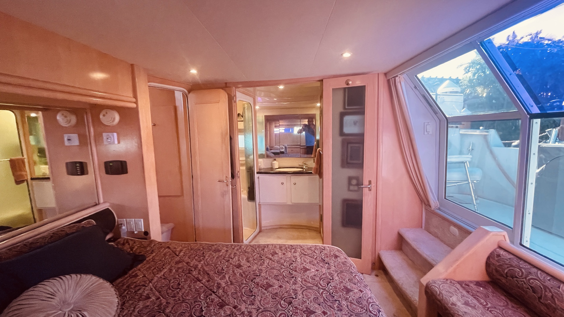 1997 CARVER YACHTS 500 COCKPIT MY - Image 30