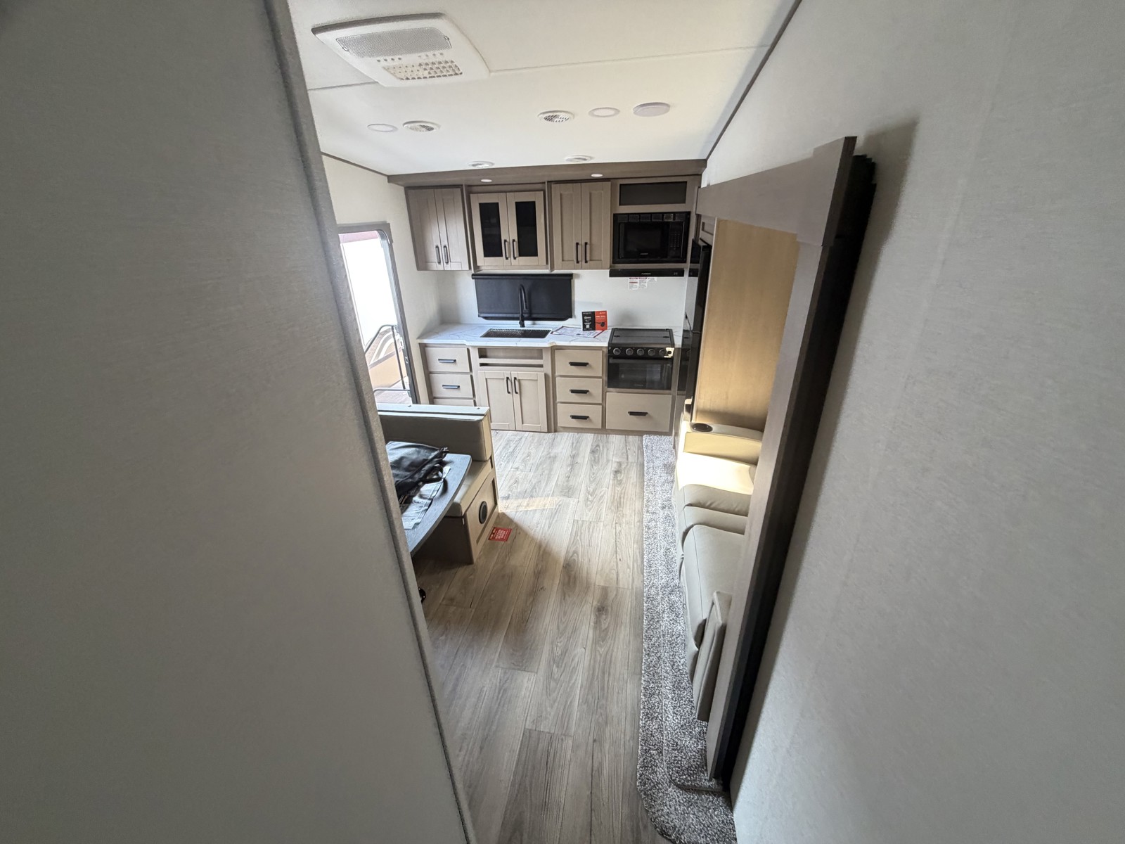 2026 GRAND DESIGN 22RK - Image 27