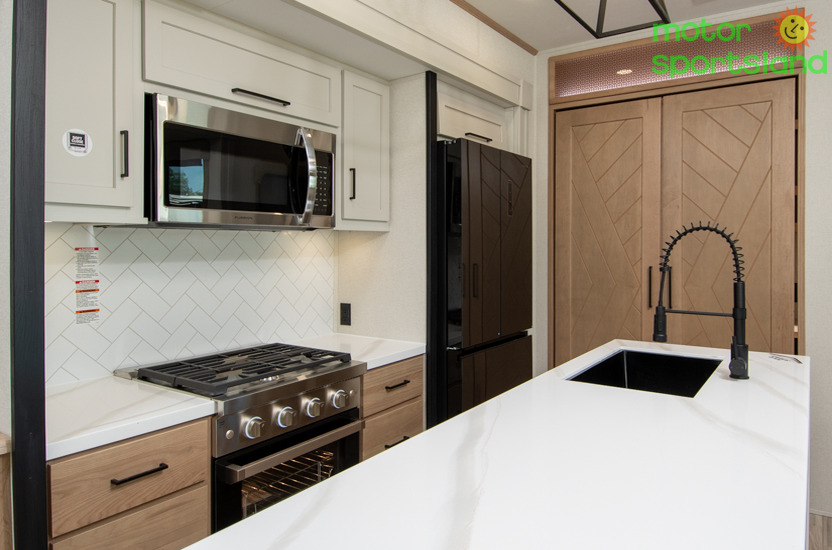 2026 Forest River Sandpiper 3900HBLR - Image 30