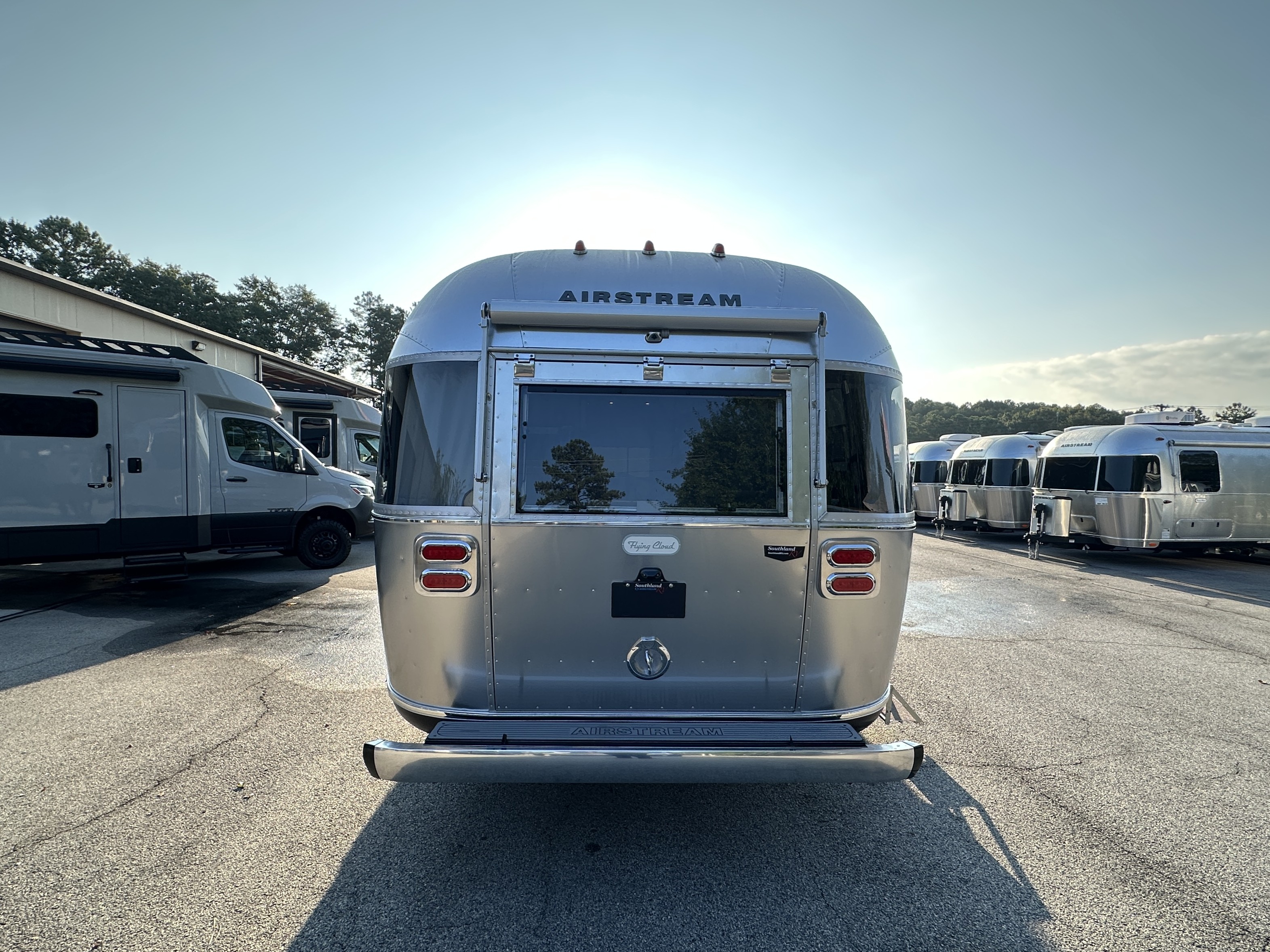 2027 Airstream Flying Cloud 27FB - Image 5