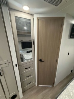 2027 JAYCO GREYHAWK XL 32U - Image 18