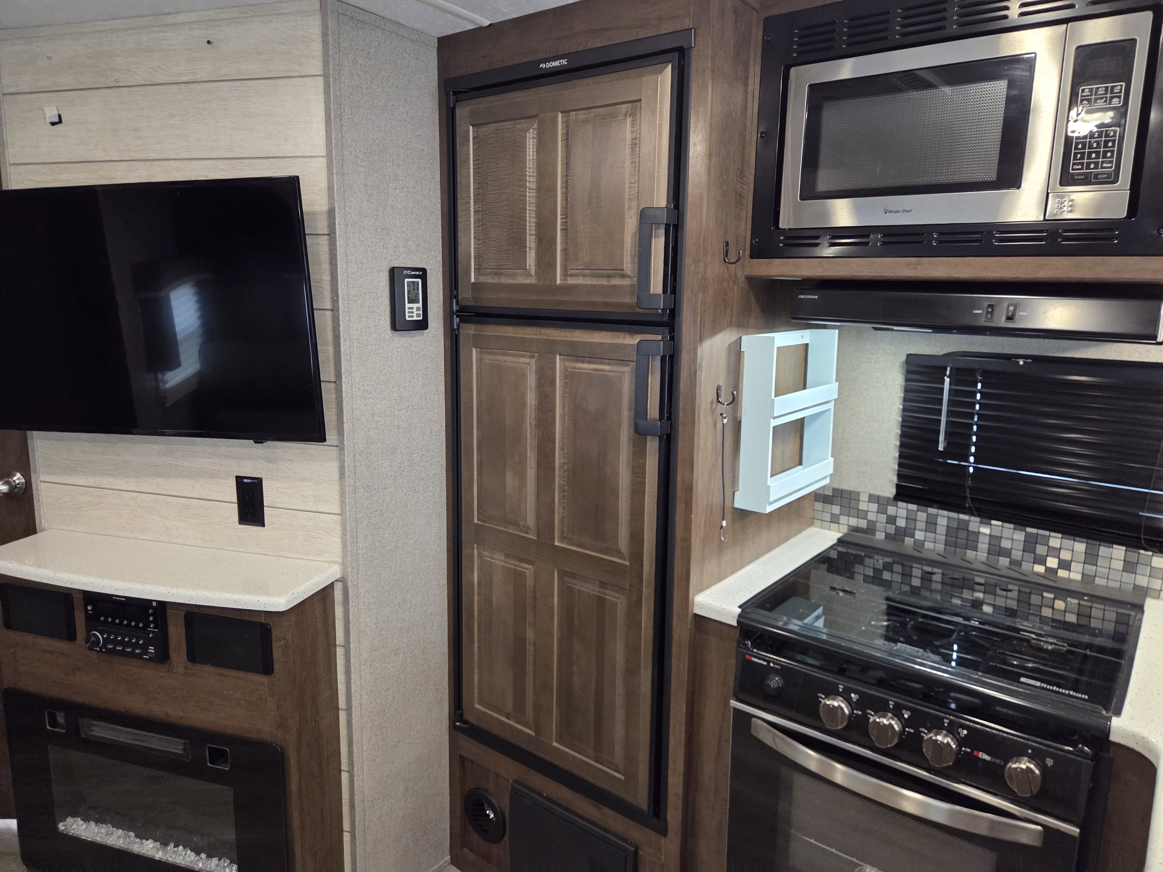 2020 Forest River Flagstaff Super Lite 26RLSW - Image 12