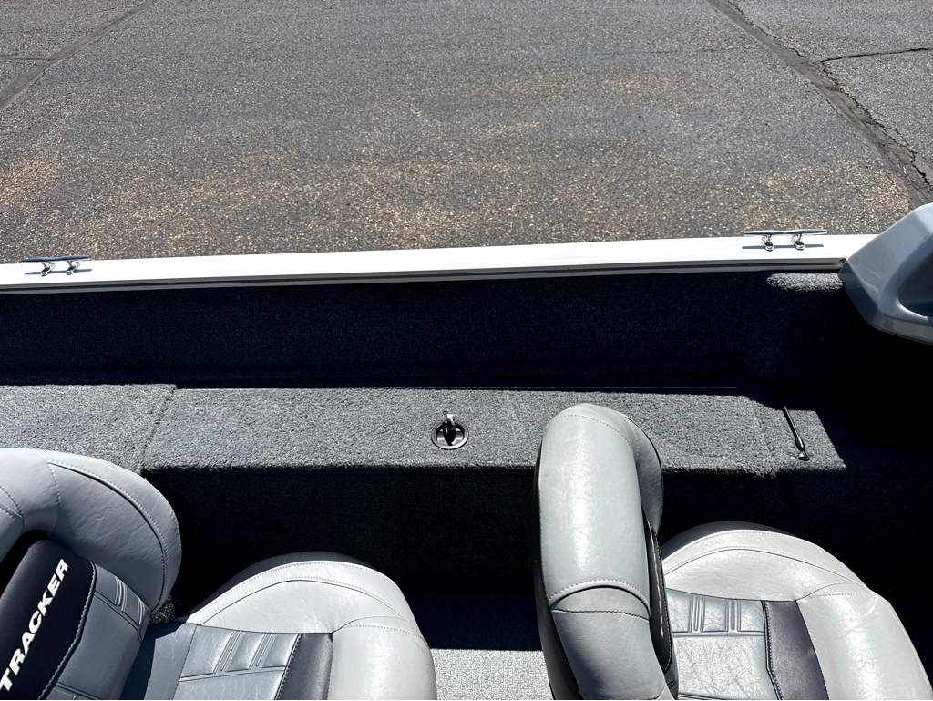 2018 Tracker Pro Guide V165 - Image 16