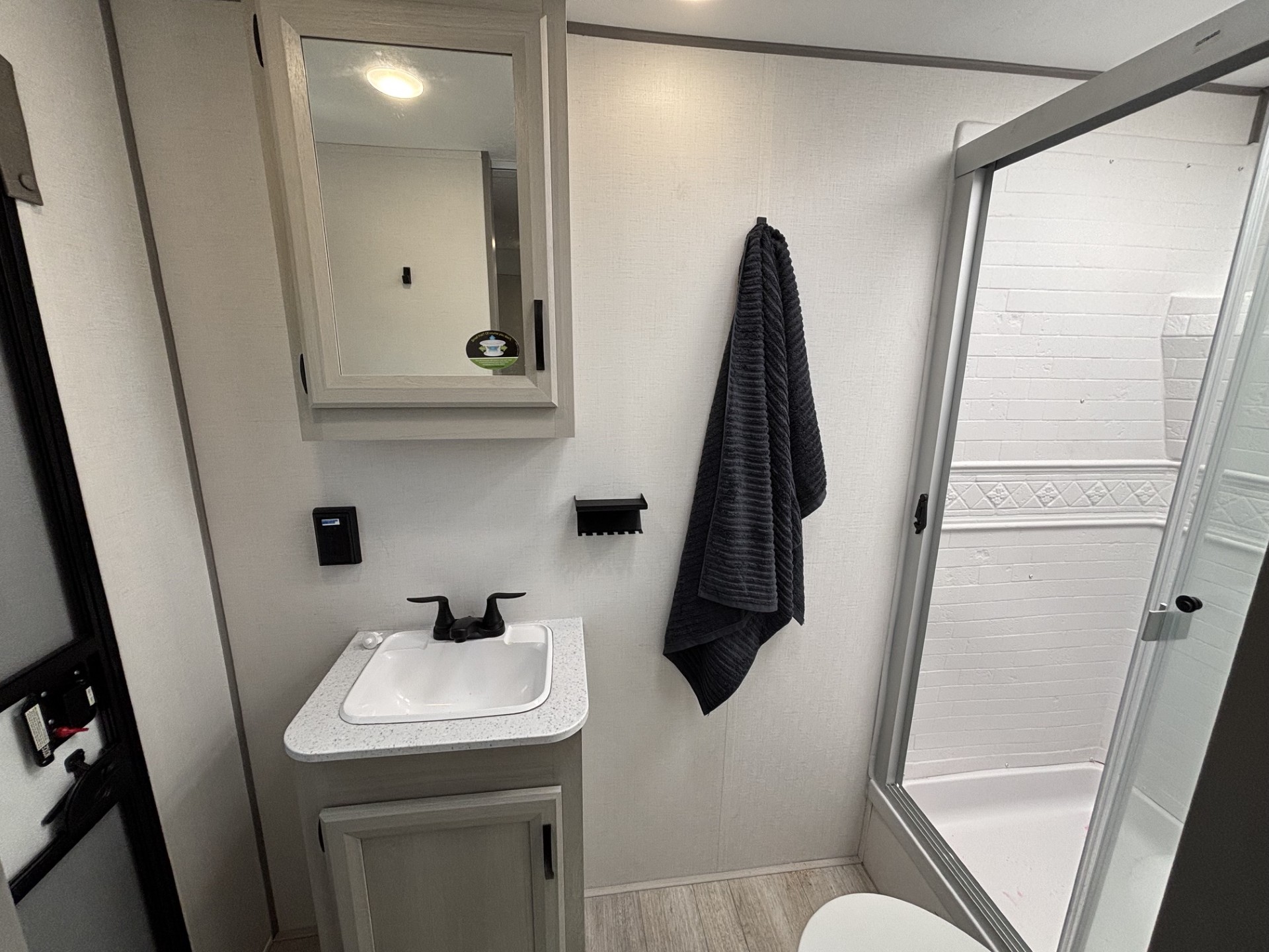 2027 Coachmen Catalina Legacy Edition 333DBDSCK - Image 19