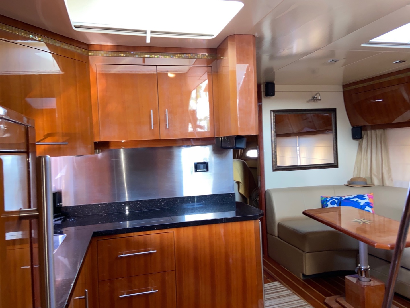 2009 Regal 5260 - Image 27