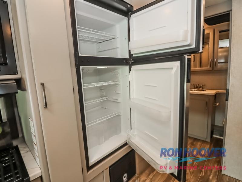 2023 THOR MOTORCOACH GENEVA 25VA - Image 25