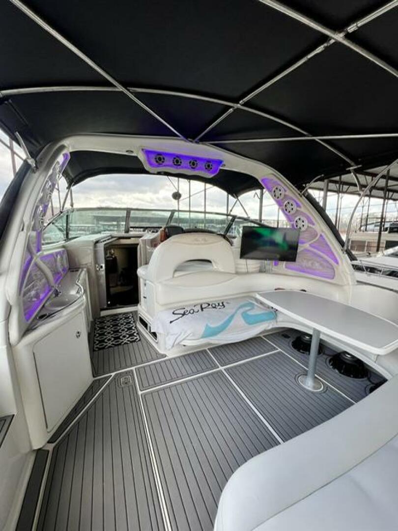 2003 Sea Ray 380 Sundancer - Image 10
