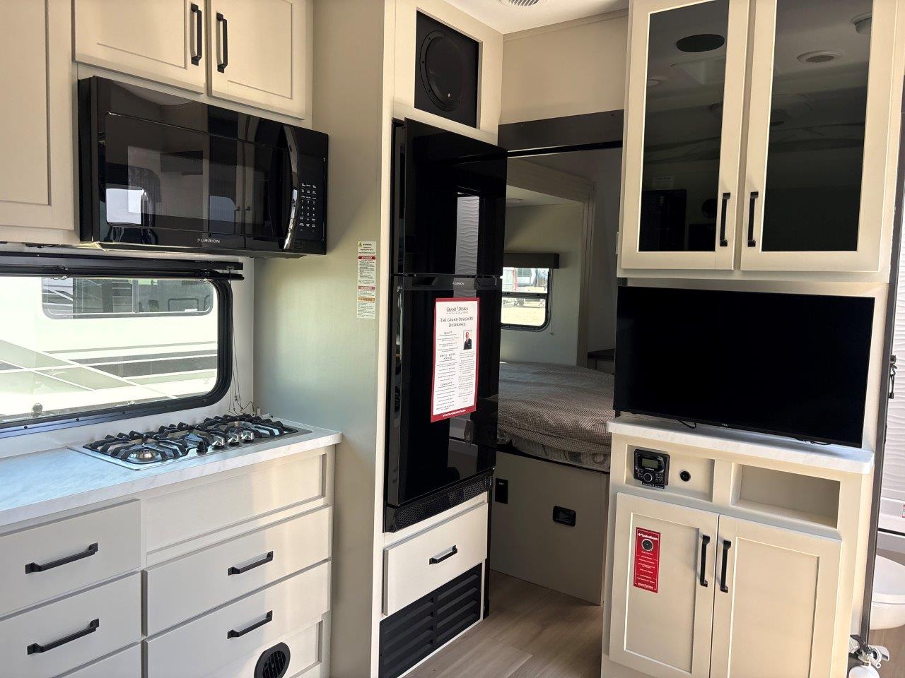 2026 Grand Design Momentum G-Class 21G - Image 12