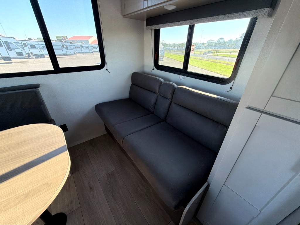 2027 Jayco Jay Flight SLX 210QB - Image 20