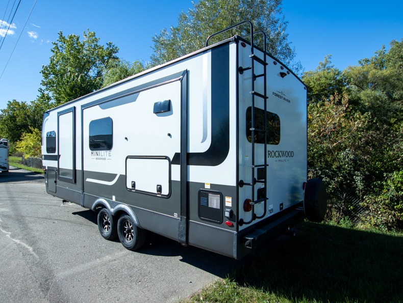 2026 Forest River Rockwood Mini Lite 2522FB - Image 3