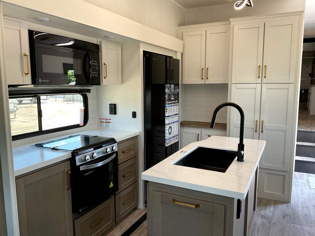 2027 JAYCO Eagle 355 MBQS - Image 6