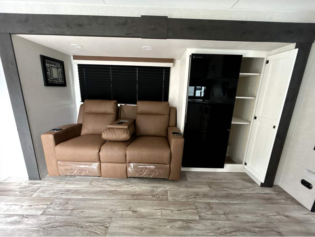 2026 VENTURE RV SIENNA 241VRD - Image 30