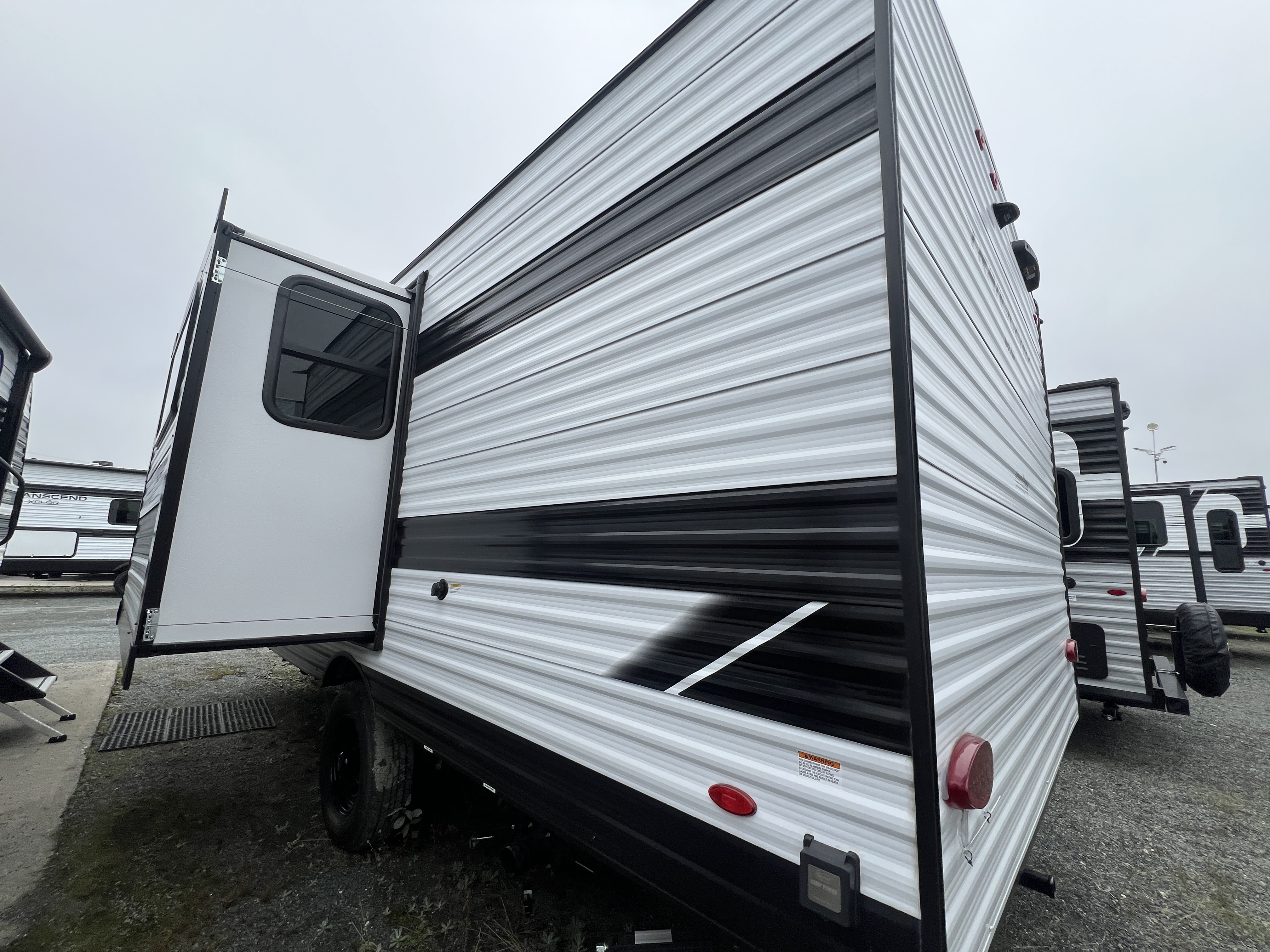 2026 Grand Design Transcend ONE 161DB - Image 6